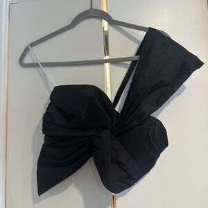 Lulu's Black One-Shoulder Bow Crop Top